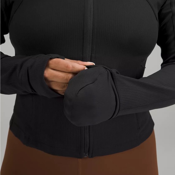 Lululemon sweater - Picture 4 of 16